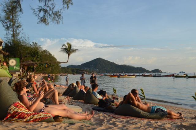 fizz beach lounge